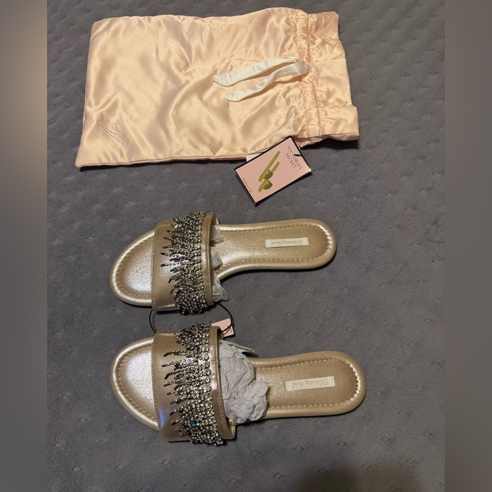 NWT Victoria’s Secret Elegant Gold Embellished Women's Sandals - Picture 2 of 4